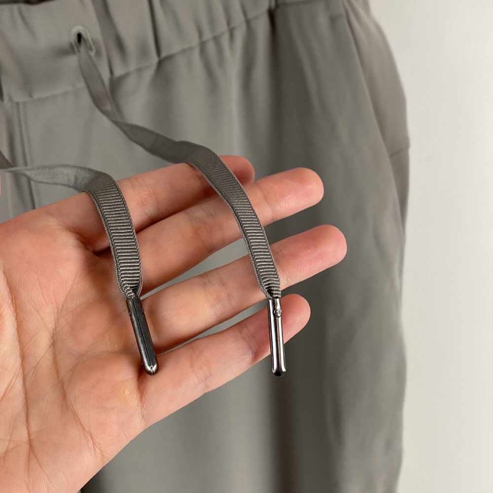 Lululemon Stretch High Rise Pant 7/8 Length Pockets Drawstring Grey Size 14 - Picture 3 of 16
